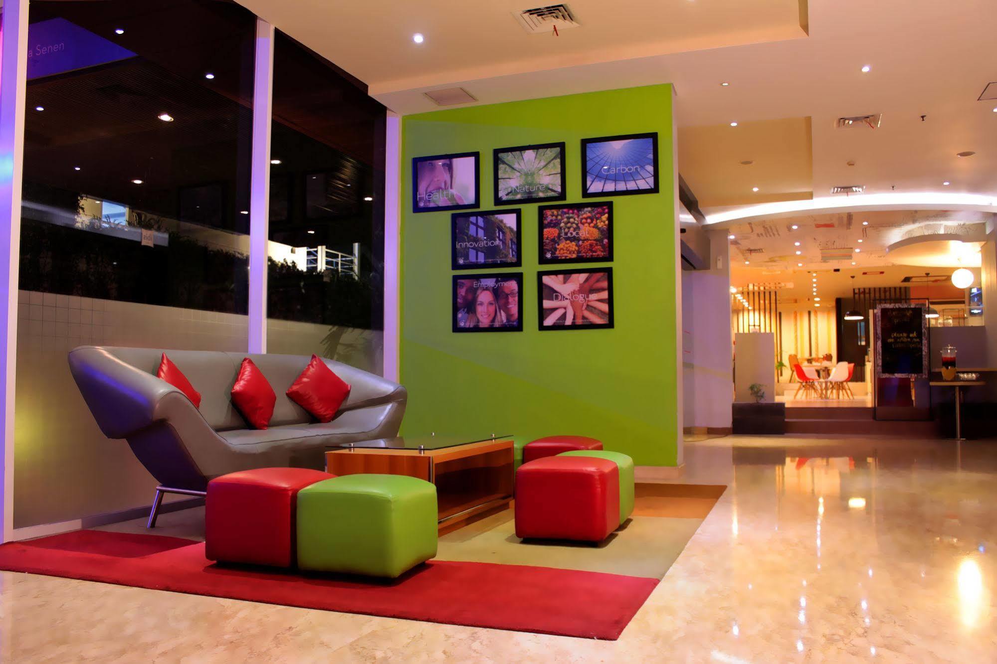 Ibis Jakarta Senen Exterior foto